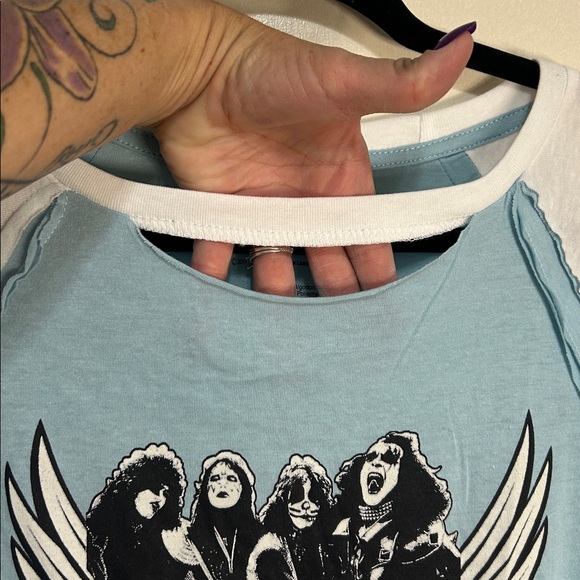 KISS - Picture 4 of 7